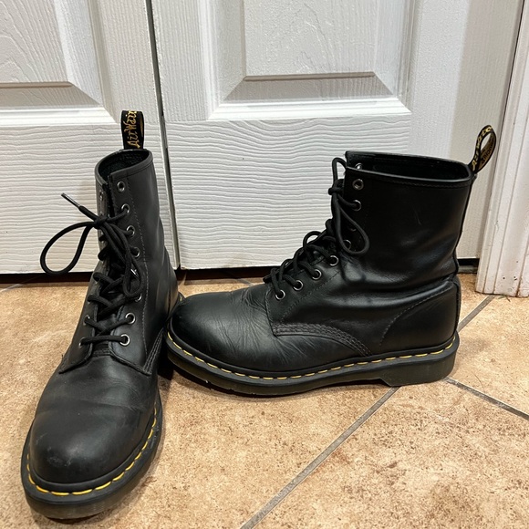 1460 Black Doc Martens - Picture 4 of 5